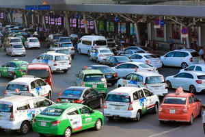 Vì sao xe vận tải phải đổi màu biển số?