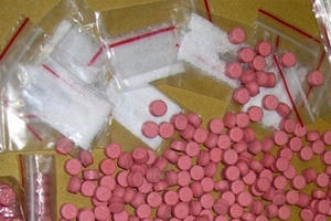 “Phi công trẻ” nhận tội thay cho người tình