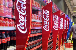 Rạp phim, nhà hàng đóng cửa, Coca-Cola mất 1/4 doanh số