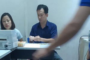 Giá vàng thất thường, người bán nhiều hơn người mua