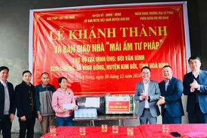 Báo Pháp luật Việt Nam phối hợp cùng Ngân hàng Thương mại Cổ phần Quân đội  trao tặng “Mái ấm Tư pháp” tại Hòa Bình  