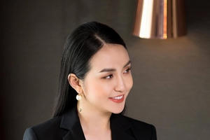 Trần Thu Hương nhận 2 giải thưởng lớn ngày Doanh nhân Việt Nam