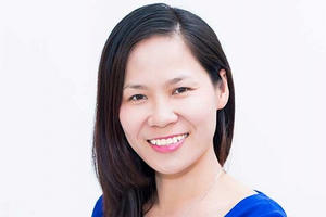 Nữ doanh nhân bán bánh tráng trộn cho người Mỹ