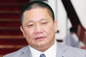 “Con cưng” bết bát trên sàn, loạt đại gia móc hầu bao “cứu giá”