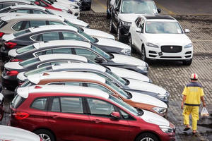 Ô tô Thái Lan dưới 9 chỗ tràn về Việt Nam