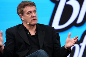 Nảy ra ý tưởng kinh doanh trị giá 3 tỷ USD trong lúc xếp hàng xem nhạc kịch