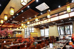 Dấu hiệu giảm tốc của hai 'ông trùm' lẩu nướng, bia tươi