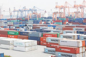 Đầu năm, Việt Nam bất ngờ nhập siêu gần 1 tỷ USD