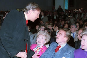 Bí mật sốc đằng sau câu chuyện "tỷ phú tự thân" của Tổng thống Trump