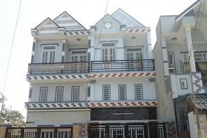 Kiếm lời tiền tỷ, nhà đầu tư "săn" nhà phố xây sẵn trên dưới 2 tỷ đồng khu ven trung tâm TP.HCM