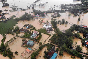 Bão lũ nghiêm trọng tại miền Trung, tập đoàn NovaLand đến thăm hỏi trực tiếp và chia sẻ khó khăn với hàng ngàn người dân