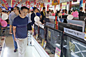 Hàng điện máy ồ ạt khuyến mãi dịp Noel, Tết Dương lịch