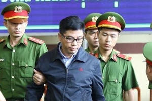 Tại sao Nguyễn Văn Dương được miễn trách nhiệm hình sự về tội Đưa hối lộ?