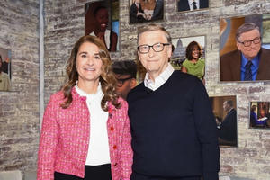 Vợ chồng tỷ phú Bill Gates: "Đừng coi khinh việc vặt phụ nữ làm - chúng trị giá 10.000 tỷ USD"