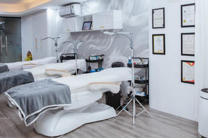 To Uyen Eyebrows & Beauty: Nơi trái tim chạm đến trái tim