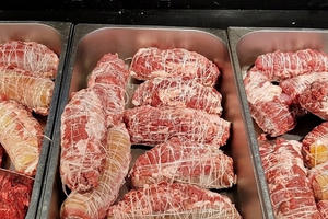 Đại biểu Quốc hội lại nhắc thực trạng "giá thịt lợn chỉ rẻ trên tivi"