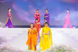 Lễ hội Áo dài TP.HCM lần thứ 8: Lan toả giá trị truyền thống Việt ra thế giới 