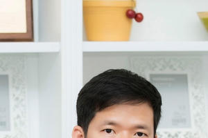 Người góp phần giữ trắng, sạch màu áo blouse