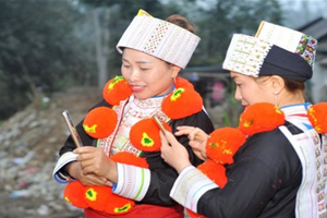 Hỗ trợ hộ nghèo, cận nghèo sử dụng dịch vụ viễn thông di động, truy nhập Internet băng rộng