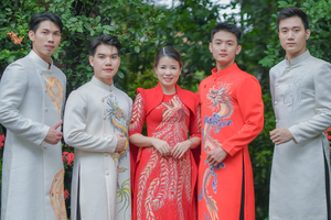 Trình diễn tôn vinh áo dài tại Việt Phủ Thành Chương