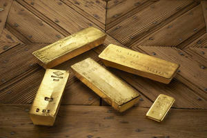 Ngày 9/7: Vàng thế giới neo ngưỡng 1.800 USD/ounce, vàng SJC tăng giảm trái chiều