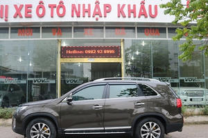 Nhập khẩu ô tô nguyên chiếc tăng cao: Lo kiểm soát nhập siêu?