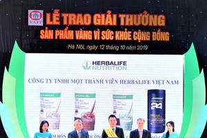 Herbalife Việt Nam nhận giải thưởng “Sản phẩm vàng vì sức khỏe cộng đồng” năm 2019