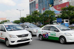 Không còn chịu lép vế trước Grab, taxi truyền thống đã liên kết lại để phản công!