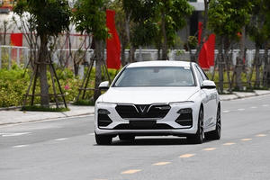 Êm ái và tiện nghi, VinFast Lux xứng tầm xe sang