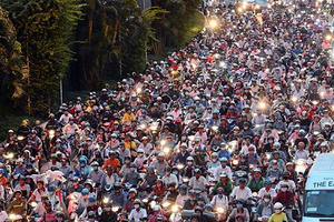 Thu nhập 500 triệu: Thừa tiền mua ô tô vẫn phải đi xe máy