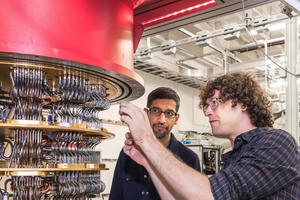 Tại sao nhân loại lại cần đến máy tính lượng tử, chúng được dùng để làm gì?