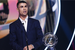 Cristiano Ronaldo trở thành cầu thủ đầu tiên sở hữu tài sản tỷ USD