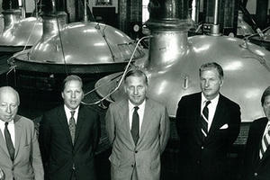 Hành trình lụn bại của gia tộc từng giàu nhất nước Mỹ