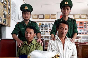 Bắt hai đối tượng mang theo 6.800 viên ma túy tổng hợp