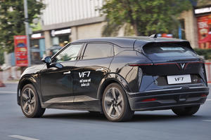 Sở hữu loạt đặc tính đáng tiền, VF 7 hút nhiều khách “chốt đơn” ngay lần đầu lái thử