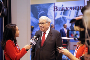 Warren Buffett chuẩn bị rời ghế CEO, Berkshire 'bốc hơi' 12% giá trị và di sản 382 tỷ USD tiền mặt