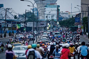 Quan điểm ngược của World Bank, ADB và các tổ chức trong nước về tăng trưởng kinh tế Việt Nam