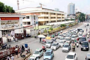 Xe hợp đồng điện tử và xe taxi không phải gắn hộp đèn