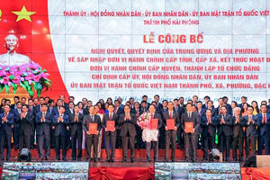 Thủ tướng Phạm Minh Chính gửi gắm TP Hải Phòng (mới) 12 chữ 'Đoàn kết, giàu mạnh, hiện đại, văn minh, phồn vinh và hạnh phúc'