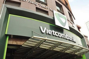 Cổ phiếu "vua" nổi sóng, chứng khoán lên đỉnh hai tháng