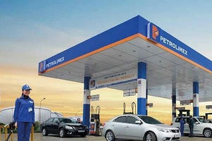 Petrolimex mượn danh Quỹ bình ổn “móc túi” khách hàng trăm tỷ? | Kinh tế