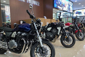 Xe máy ngoại nhập đua nhau giảm giá