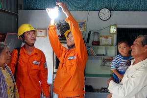 Bán lẻ điện 1 giá: Ai hưởng lợi?