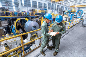 Hòa Phát còn cung cấp cho thị trường 107.000 tấn ống thép, 48.000 tấn tôn mạ các loại trong 2 tháng đầu năm