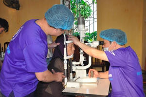 Phẫu thuật đục thể thuỷ tinh: Nhiều người bệnh đến viện khám khi đã muộn