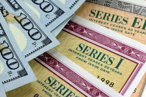 Ngân hàng "đua" hút vốn từ trái phiếu