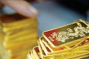 Giá vàng hôm nay 21/12: USD tụt giảm, vàng vụt tăng