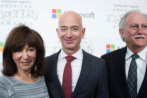Jeff Bezos từng nghĩ sẽ làm mất sạch tiền đầu tư của bố mẹ khi khởi nghiệp Amazon