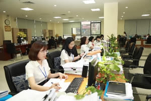 Kho bạc làm việc xuyên lễ, phối hợp chi trả quà Quốc khánh cho người dân