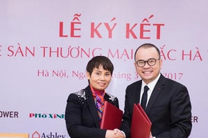 Doanh nhân Dương Quốc Nam rạng rỡ trong Lễ kí kết giữa Phố Xinh & Bắc Hà Tower